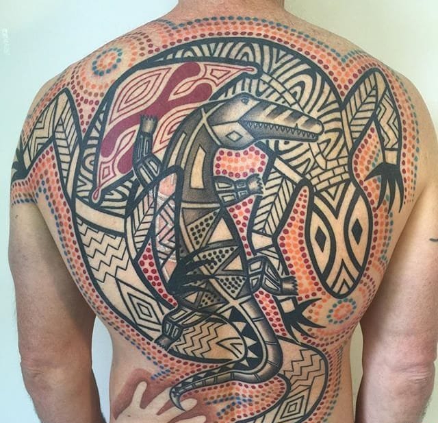 非常受启发的原始生物纹身图案来自于纹身师卢