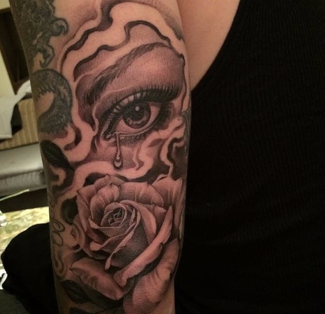 超现实风格的黑灰色漂亮的时尚女士纹身图案来自埃里克