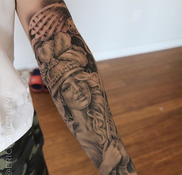 超现实风格的黑灰色漂亮的时尚女士纹身图案来自埃里克