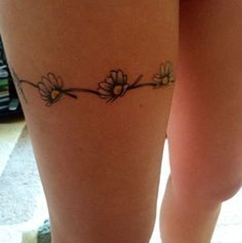 30多款女性身上漂亮的雏菊花纹身图案