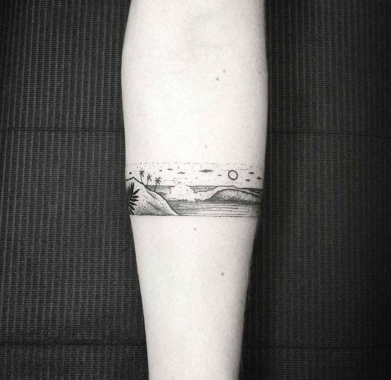 精致的黑色微型景观纹身图案来自托马斯
