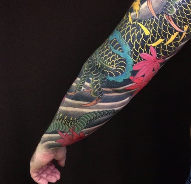超霸气的大面积动物纹身龙和蛇和鱼纹身图案