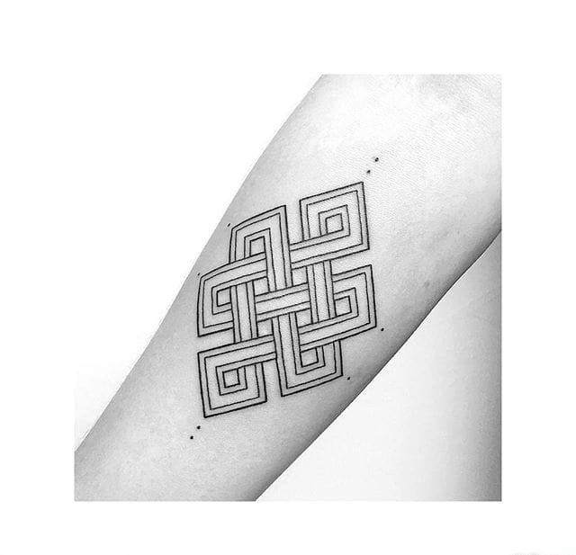 多款简约的风格图形纹身图案来自泽利娜