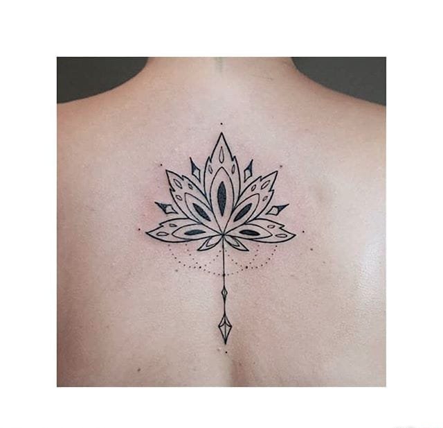 多款简约的风格图形纹身图案来自泽利娜