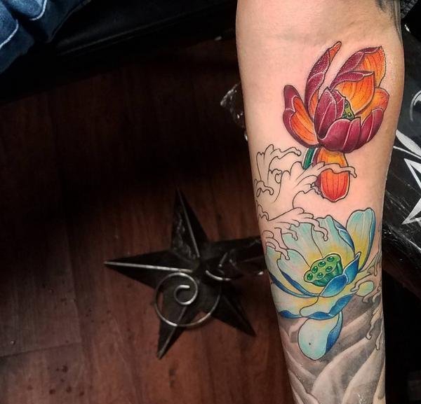 多款精致漂亮的莲花纹身图案