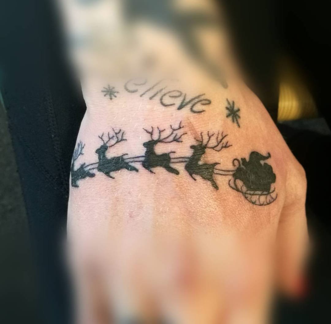 可爱的彩色的水彩圣诞老人纹身图案