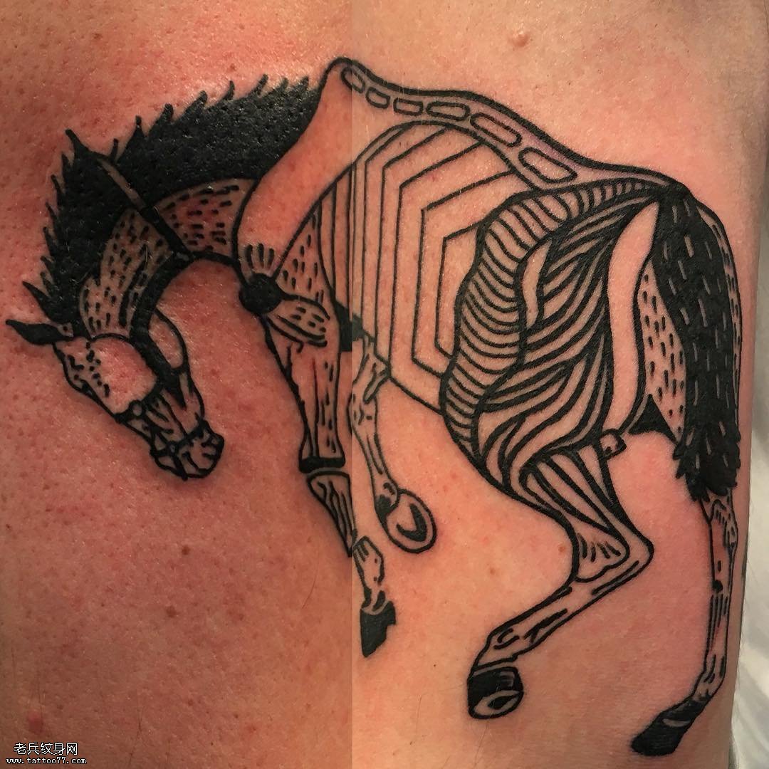 线条马纹身图案