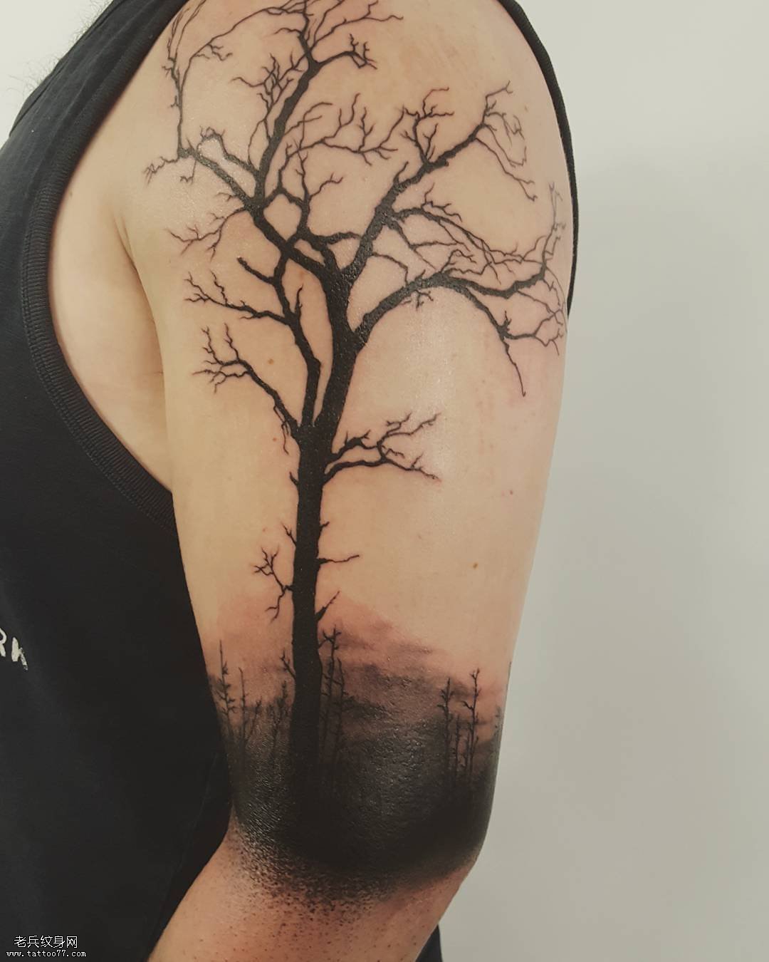 大臂树纹身图案