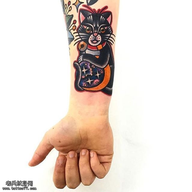 小臂猫纹身图案