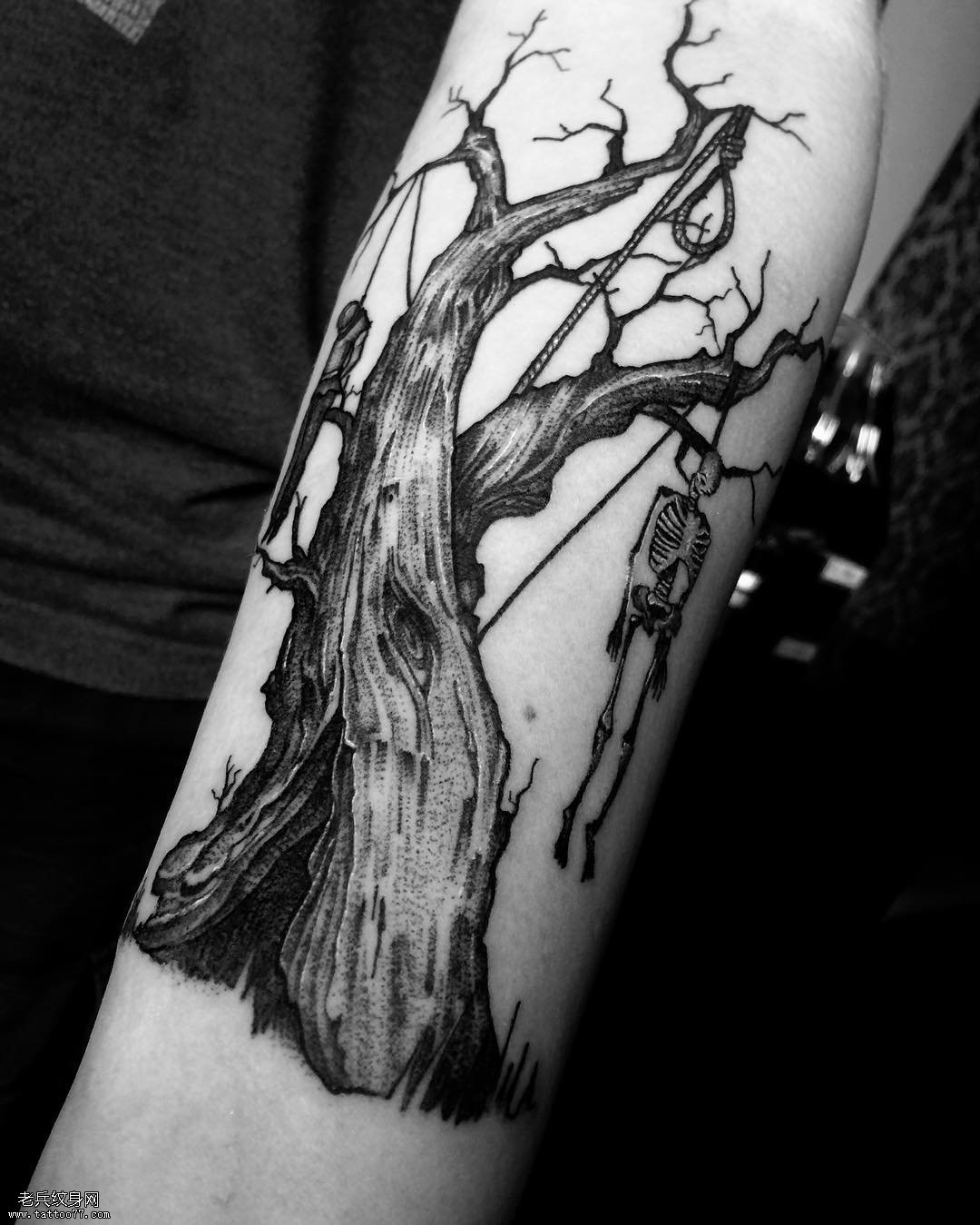骷髅树纹身图案