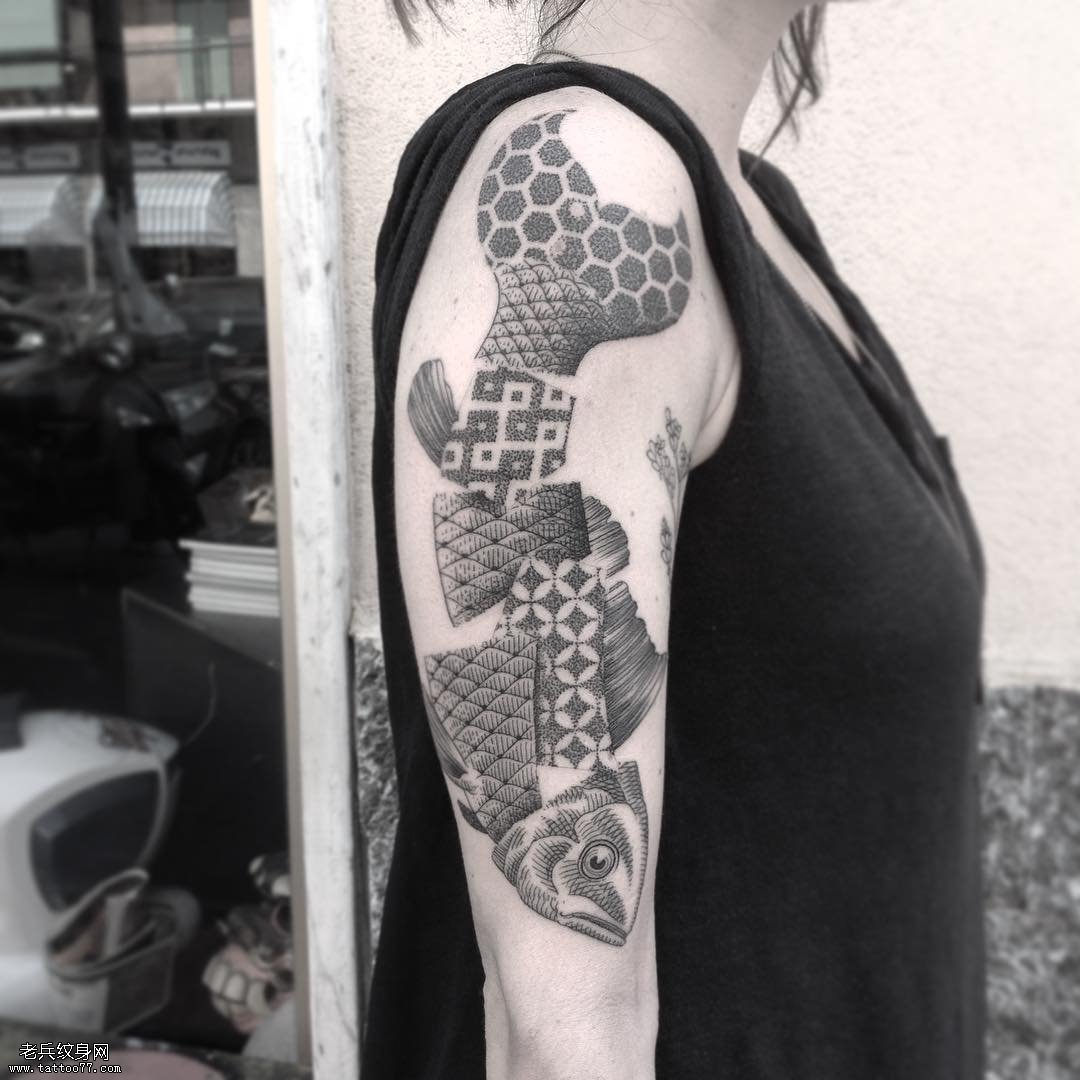 大臂鱼纹身图案
