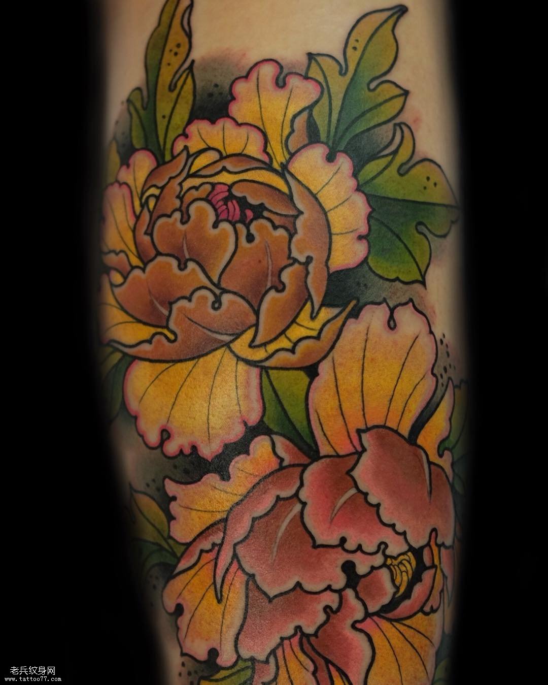 大臂菊花纹身图案
