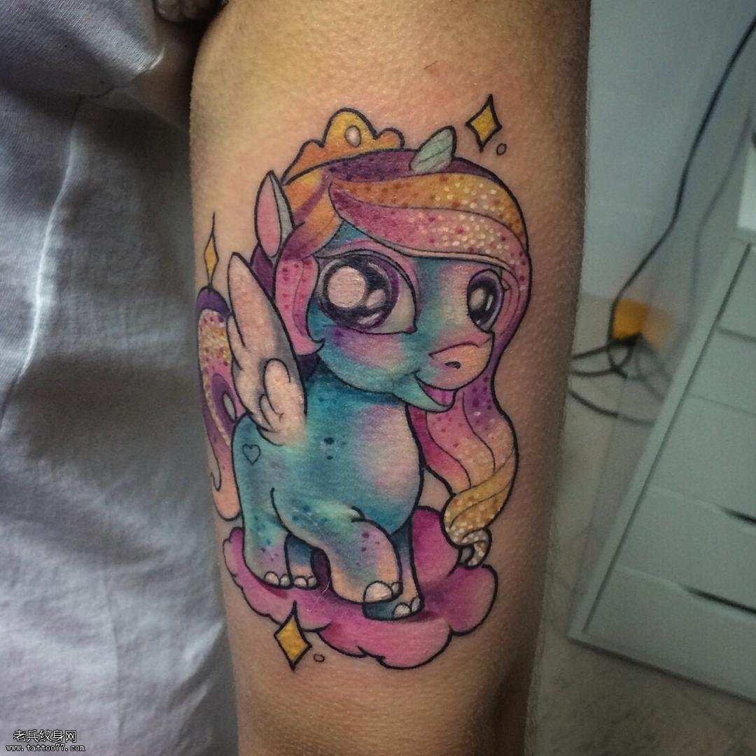 水彩独角兽纹身图案