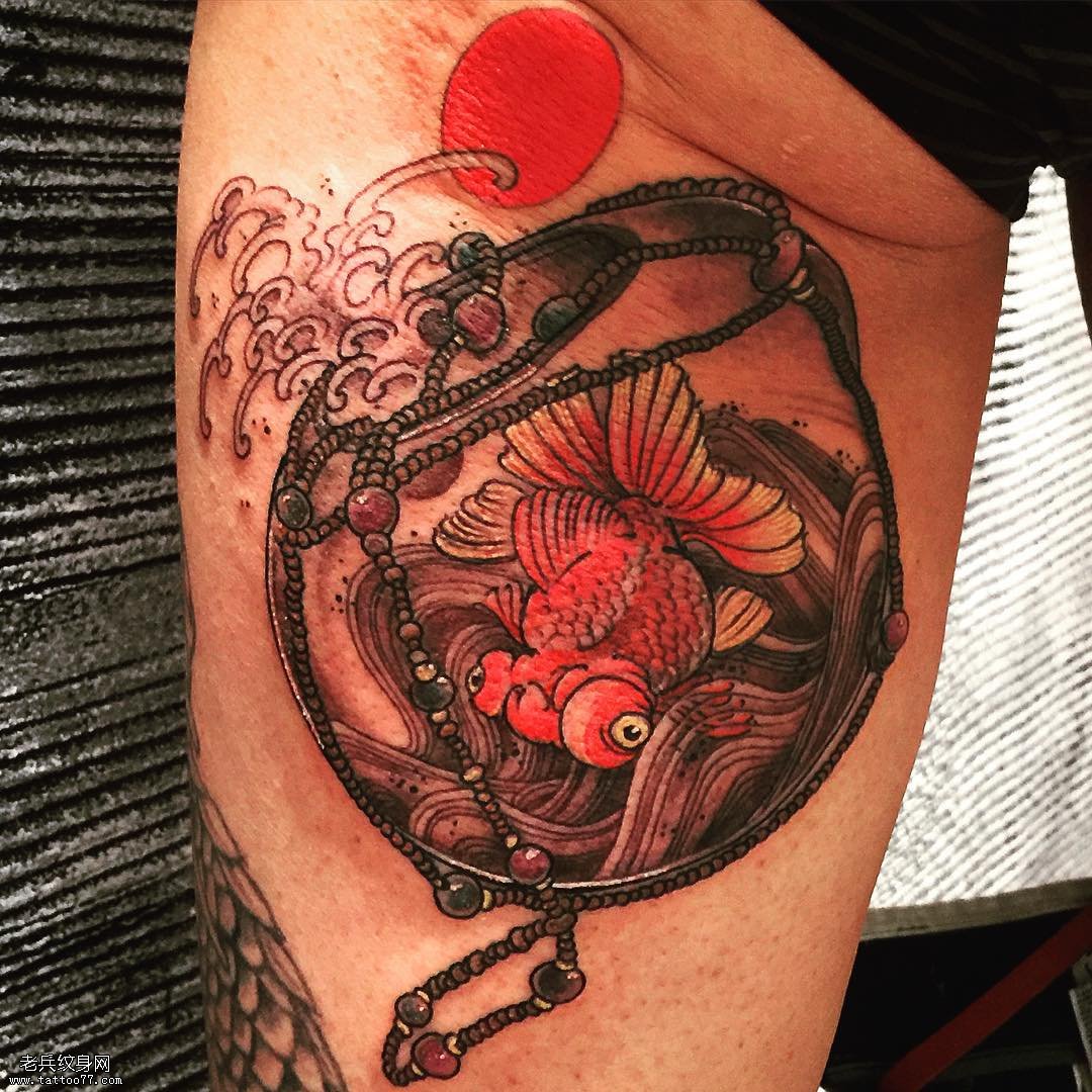 日式金鱼纹身图案