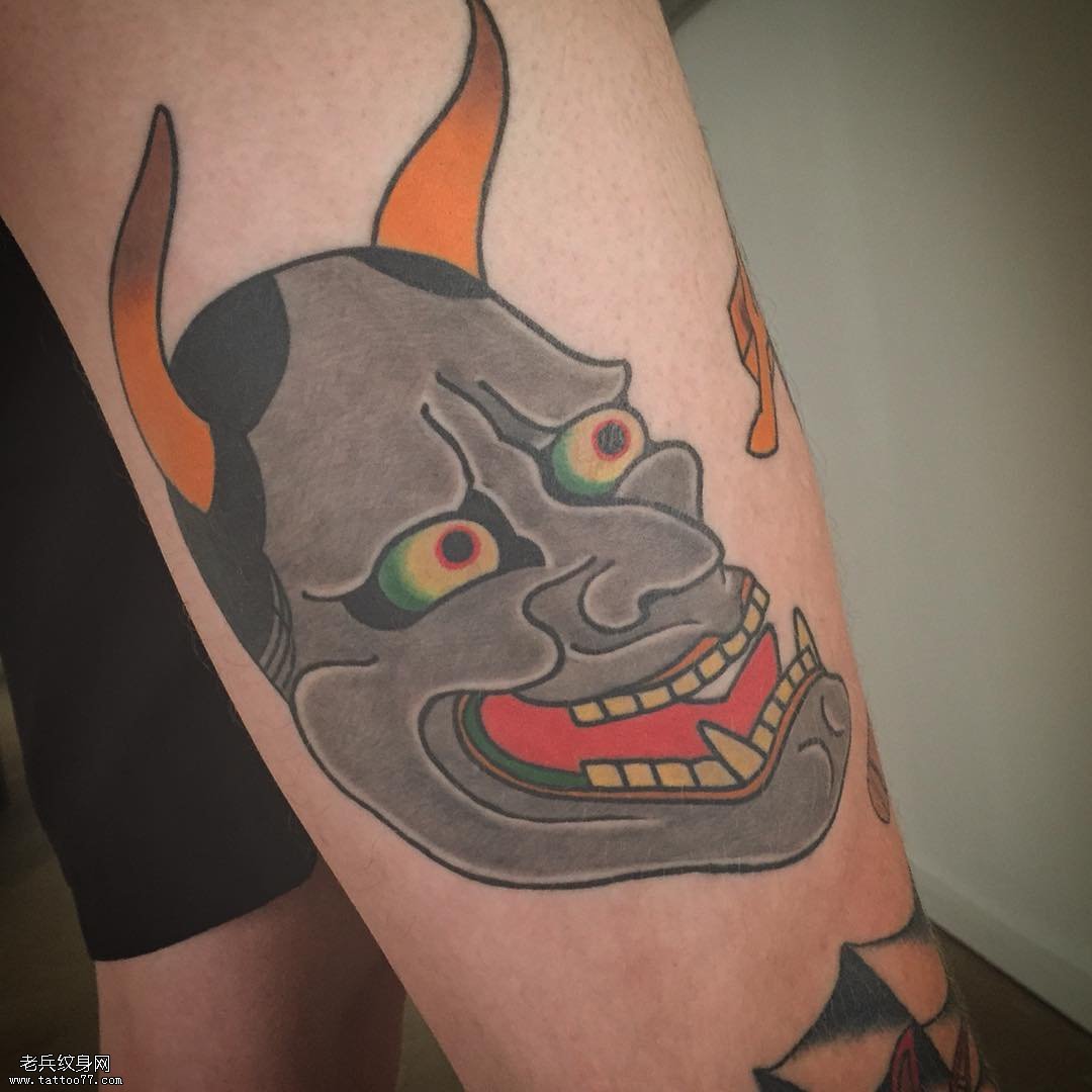 大腿日式风格般若纹身图案