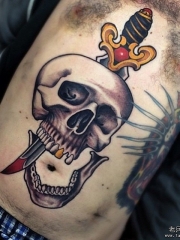 腹部欧美骷髅匕首纹身图案