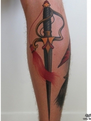 小腿欧美匕首纹身图案