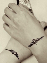 情侣手腕简单好看的图腾纹身图案