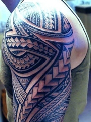 男性超帅气的花臂部落图腾纹身图案