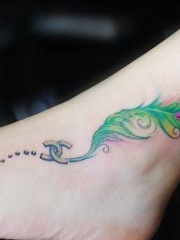 脚踝孔雀羽毛纹身图片