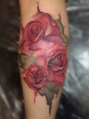 小腿水墨风格玫瑰纹身图案