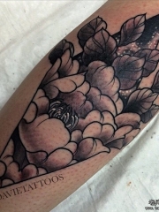 小腿欧美小清新牡丹花几何纹身图案