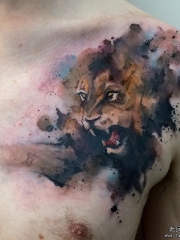 胸部好看的泼墨欧美狮子纹身图案