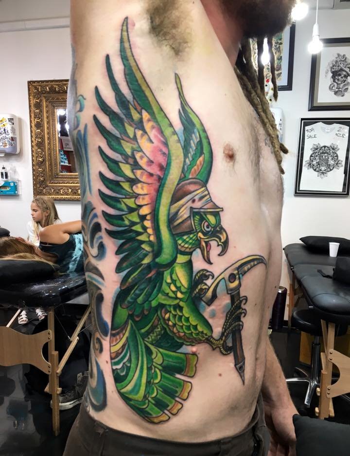 男性时尚纹身彩色霸气的新传统纹身动物图案纹身