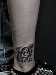 脚踝黑白双鱼座纹身图案