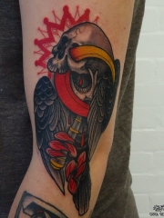 old school骷髅老鹰手臂纹身图案