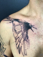 胸部鸟泼墨线条纹身图案