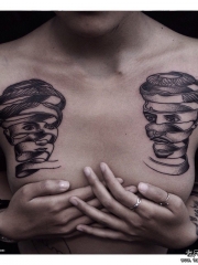 胸部抽象女郎点刺纹身图案