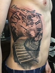 黑灰色骷髅头纹身腰部男性超霸气纹身图案