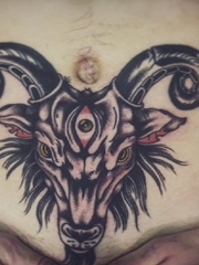 肚子上的巴风特羊头恶魔纹身图片