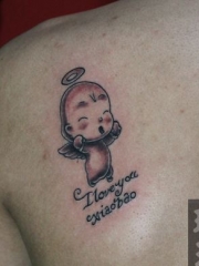 背部超萌超可爱的小天使字母纹身图案