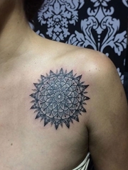 漂亮的几何元素纹身点刺技巧曼陀罗图案纹身