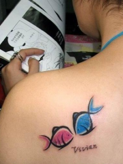 小清新背部双鱼纹身图案