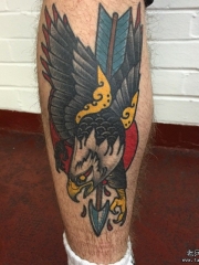 小腿欧美old school老鹰纹身图案