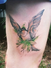 大腿欧美school小清新鸟纹身图案