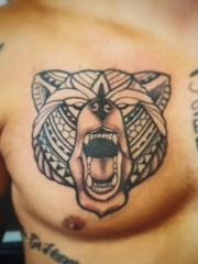 男性霸气的熊图腾胸部纹身图案