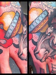 手背欧美new school羚羊火炬纹身图案