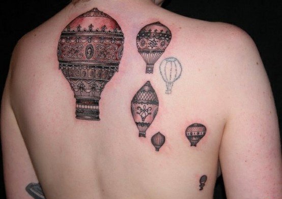 女性性感部位上漂亮的热气球纹身图案