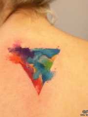 背部欧美泼墨几何纹身图案