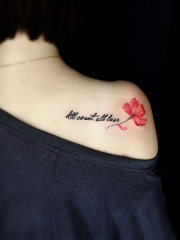 美女披肩的英文和花蕊纹身图案