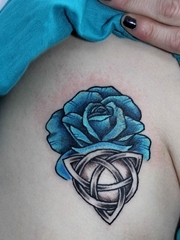 个性的三位一体结纹身图案欣赏