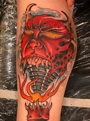 小腿上很漂亮的彩色恶魔风格热气球纹身