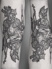 小臂欧美武士骷髅情侣纹身图案