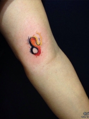 大臂泼墨小清新符号纹身图案