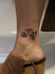 脚踝字母纹身图案