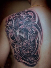 金鳞化龙，背部鳌鱼莲花纹身